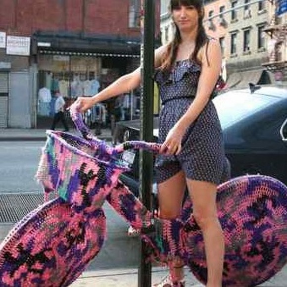 Meet your Posher, Laura - Picture 1 of 1